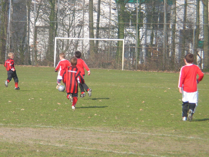 Michiel stoomt op rechts op...