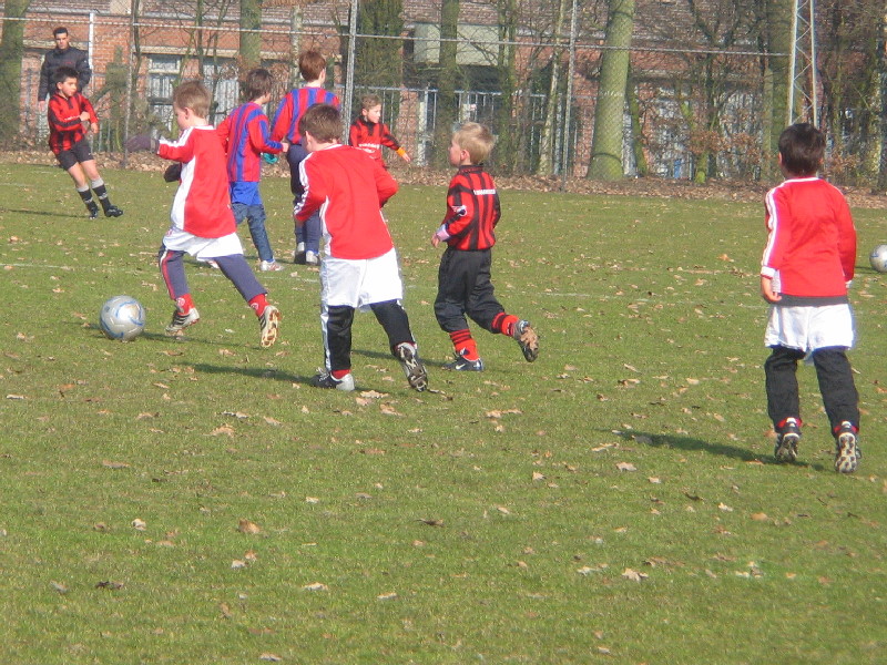 Vandaag gaat Michiel er weer eens vandoor maar kan de bal niet kwijt...