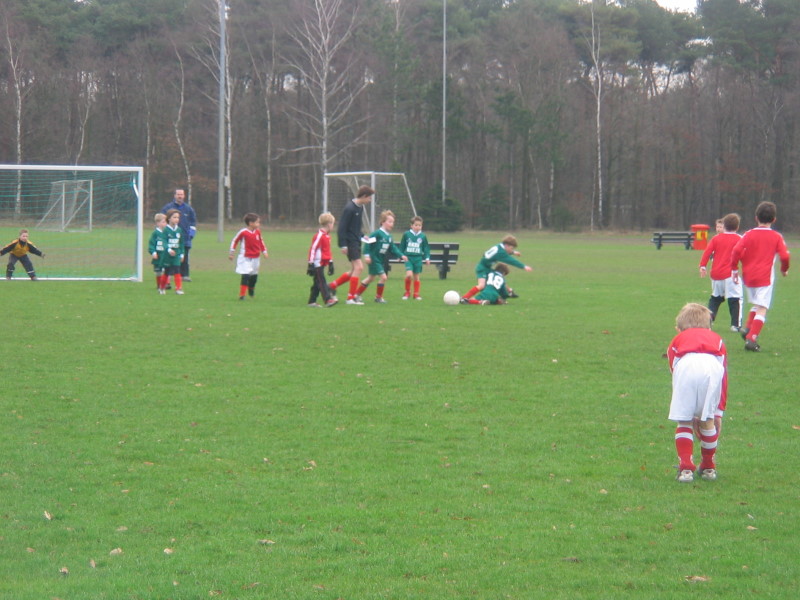 Vandaag lekker voetballen tegen Heeze, we zijn er klaar voor....