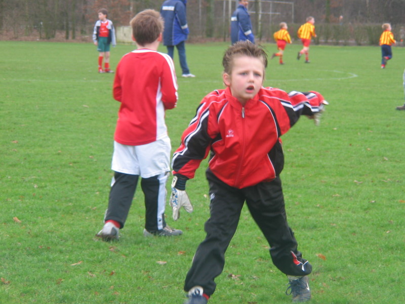 Lars is keeper in de eerste helft.....