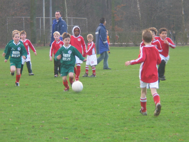 Tja, er staan er een paar stil en Michiel moet het aleen doen.....