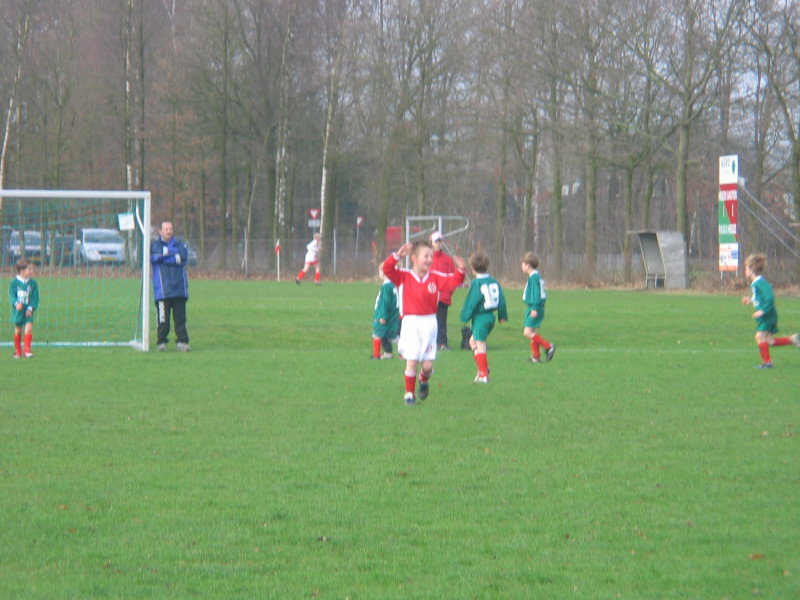 Na de rust maken we 3 - 2 en hebben we weer hoop!