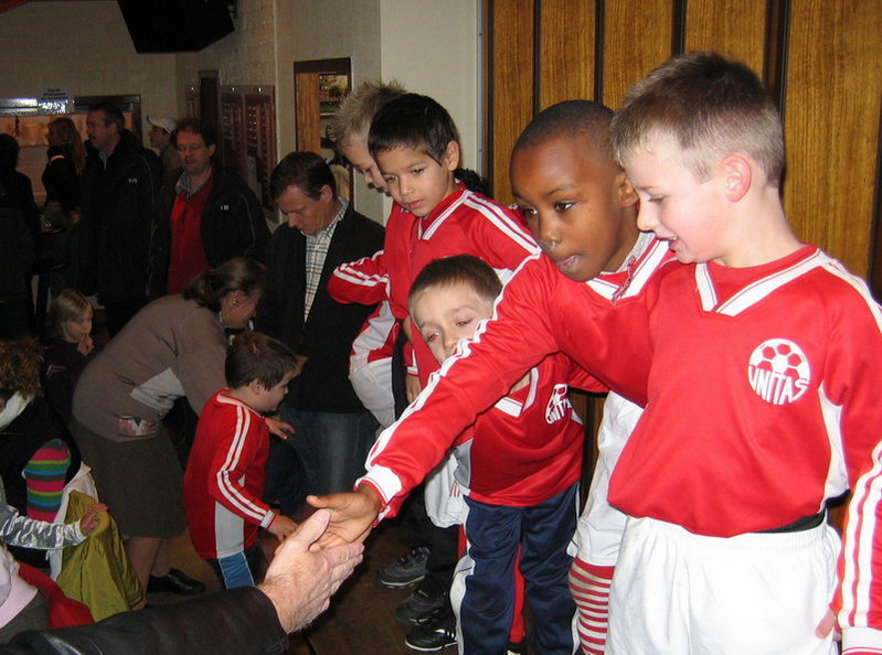 Bijna compleet ... als de tafel het maar houdt!!! 