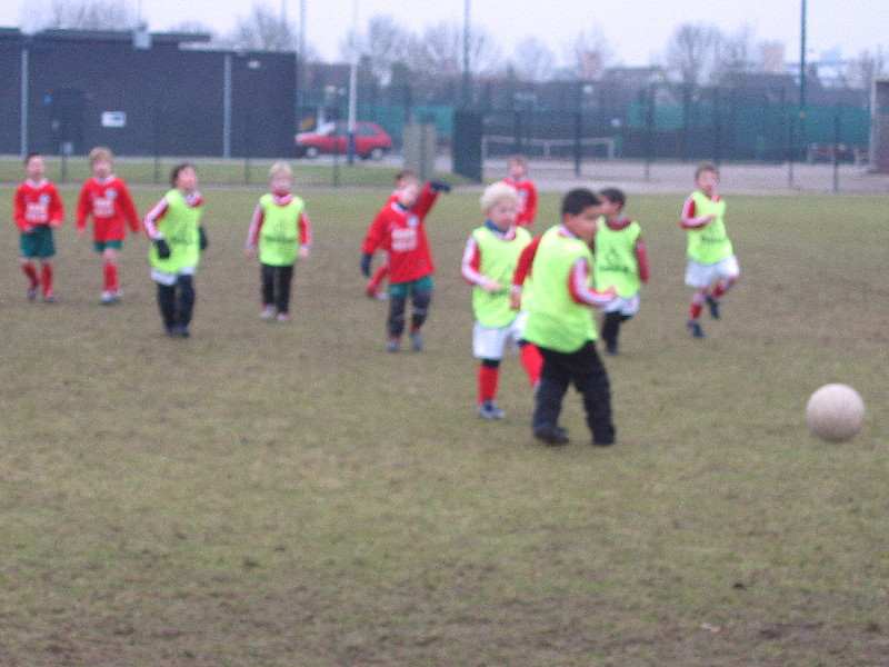 En kan Heeze alleen op onze goal af....